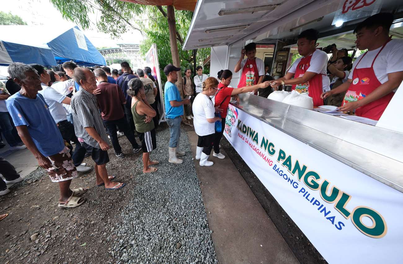 ₱20/k rice for PUV drivers starts Sept. 16, public school teachers to follow — DA