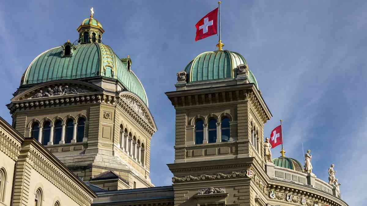 Swiss lawmakers push back on anti-money laundering law over competitiveness concerns