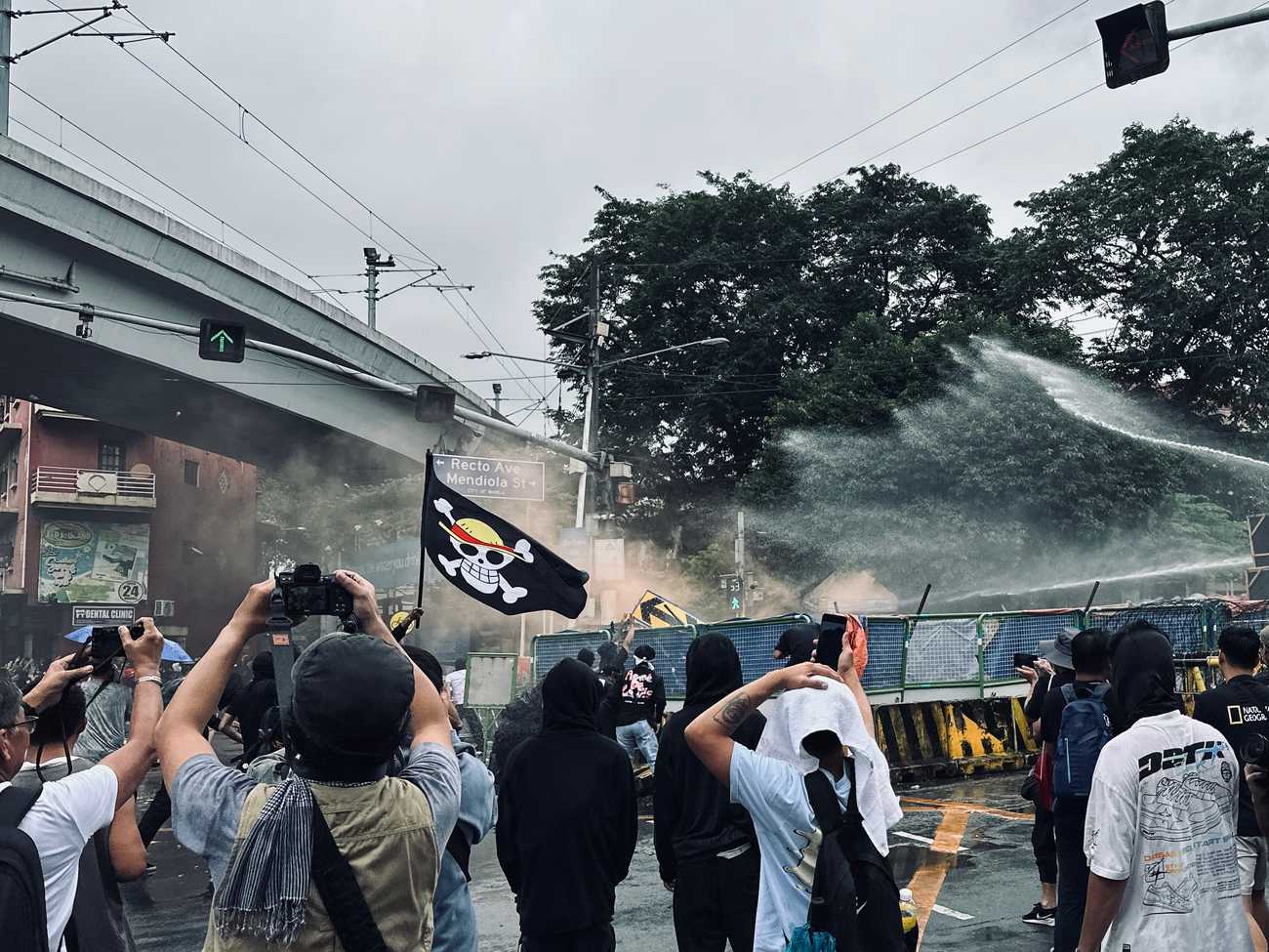 Teodoro alarmed by skull symbol flag amid chaos at Mendiola protest