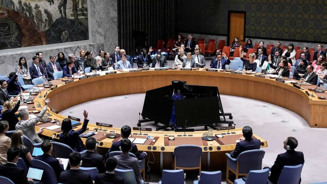 UN sanctions on Iran loom after vote to delay fails