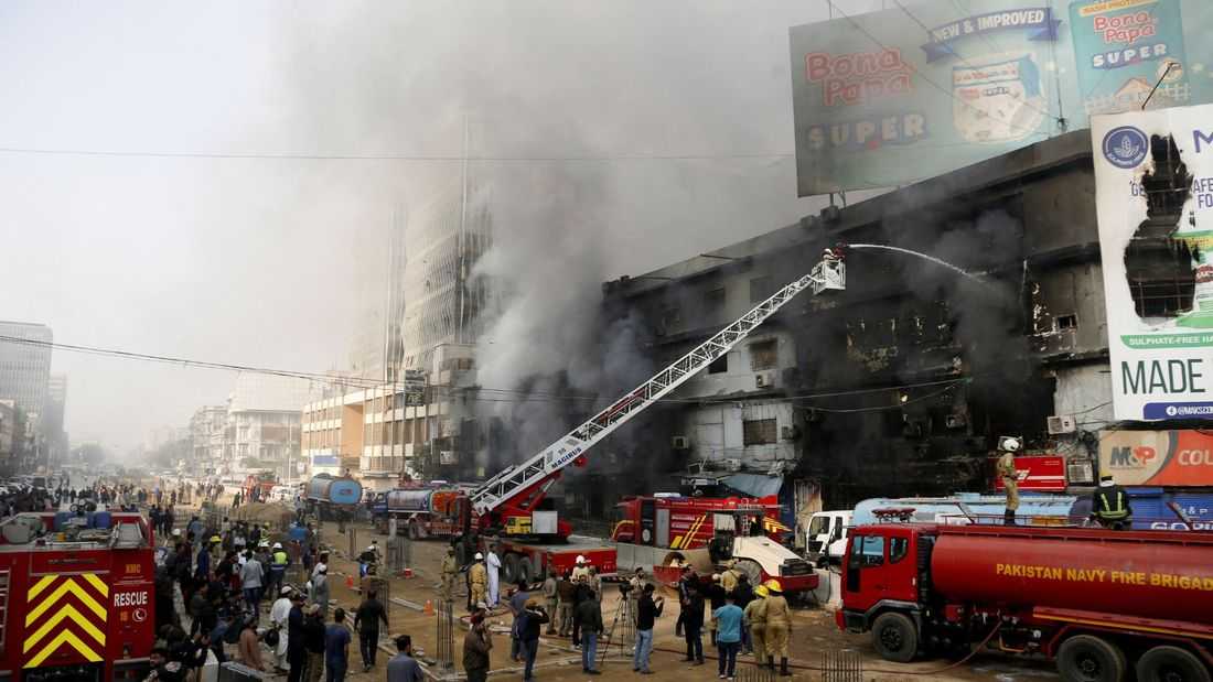 Dozens missing after massive Karachi mall fire, 19 killed