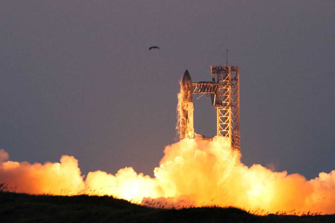 SpaceX in merger talks with other Musk companies ahead of IPO