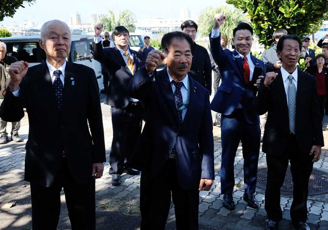 Fearing China clash, Japan asks fishermen to avoid flashpoint islands