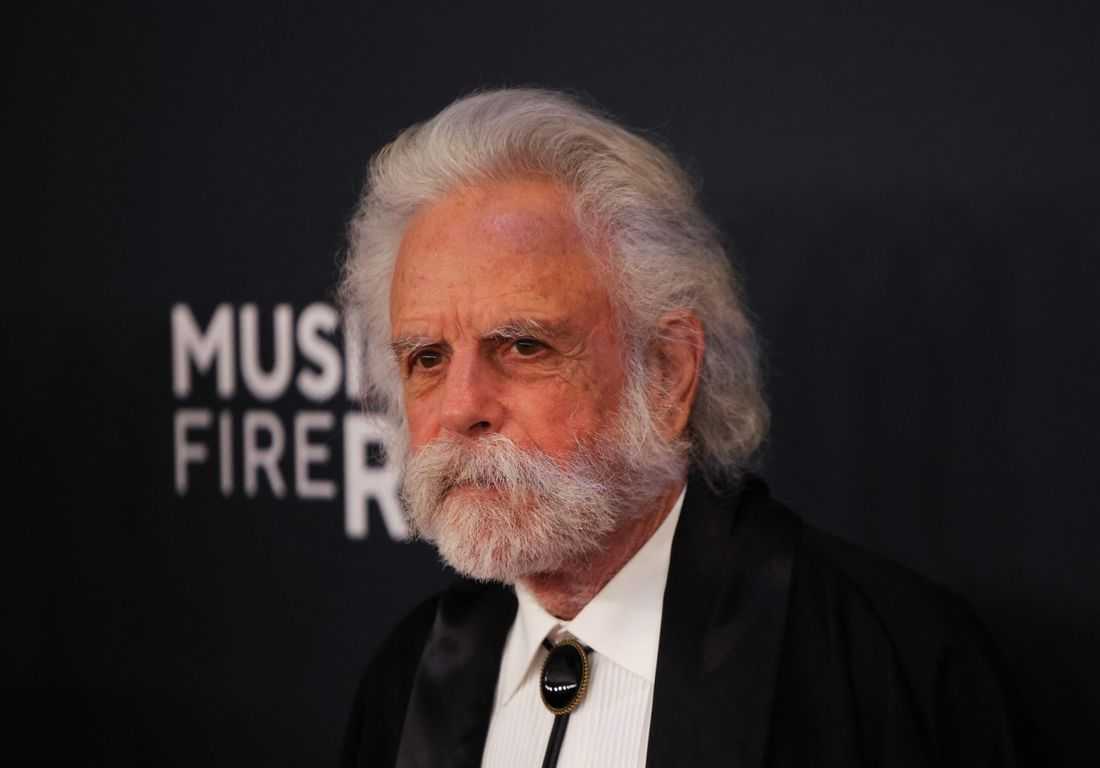 Bob Weir, Grateful Dead co-founder and rhythm guitarist, dead at 78