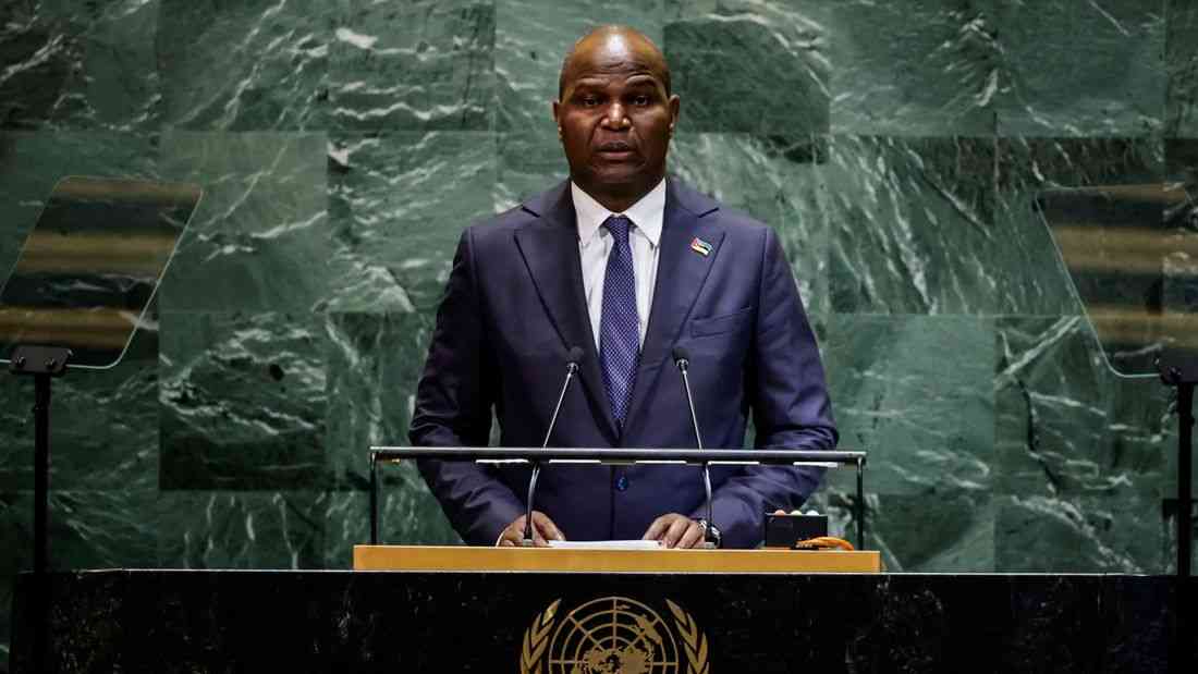Mozambique floods force thousands to flee as rising waters cut off communities