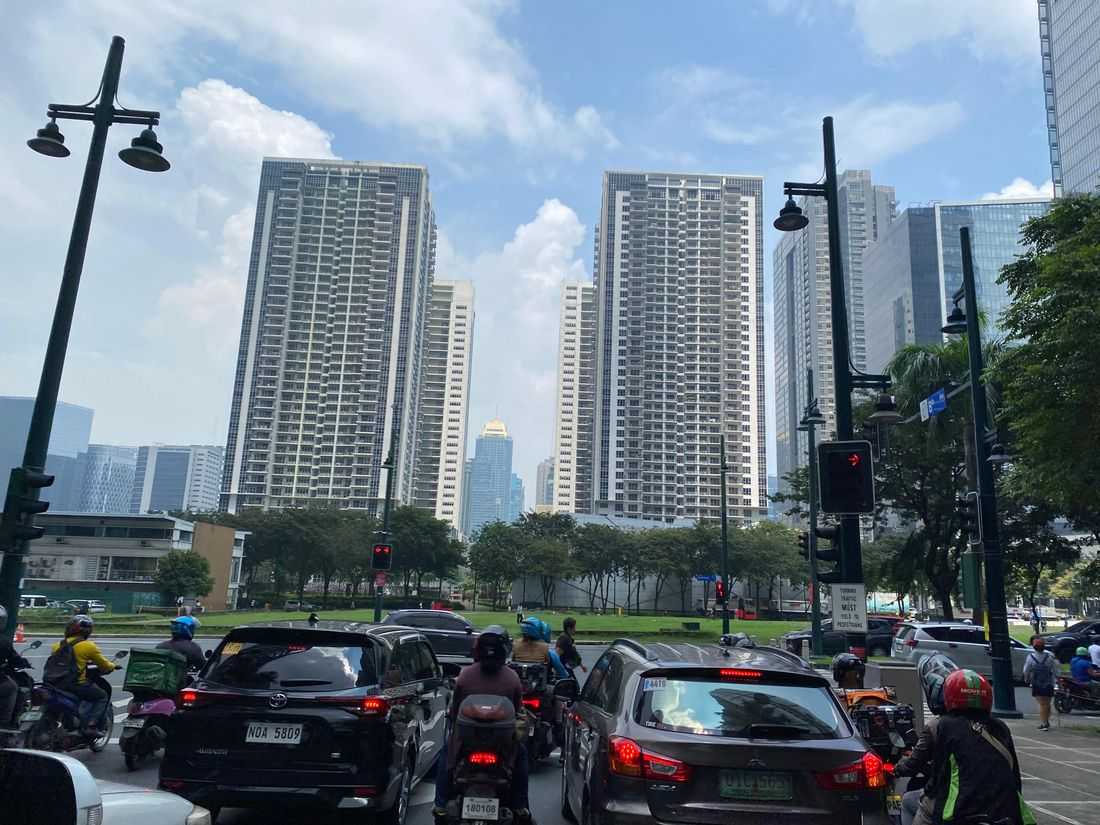 PH economy growth slumps to 4.4% in 2025 amid flood control corruption scandal