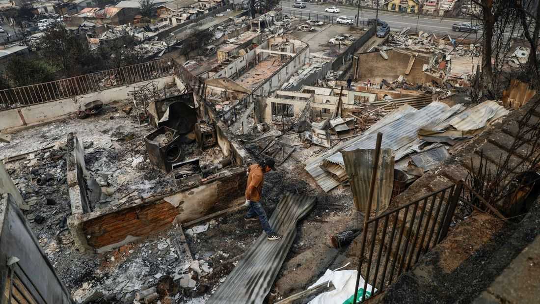 Chile wildfires kill 19 amid extreme heat; scores evacuated
