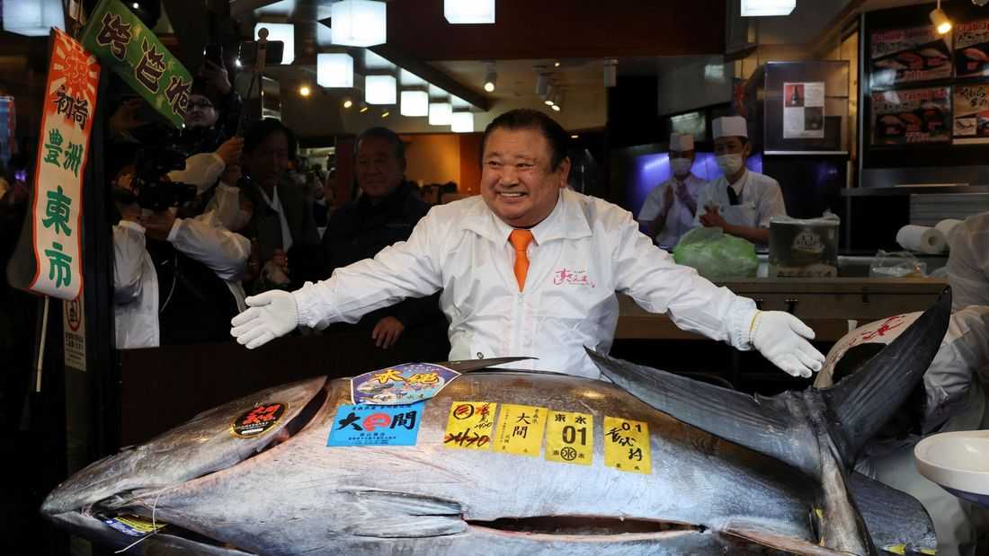 Popular Japanese sushi chain pays record $3.2 million for tuna in New Year auction