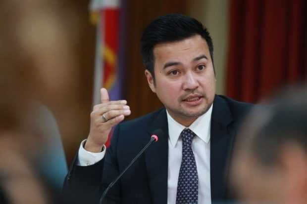 Velasco couple skips NBI invitation, sends three lawyers amid cash delivery probe