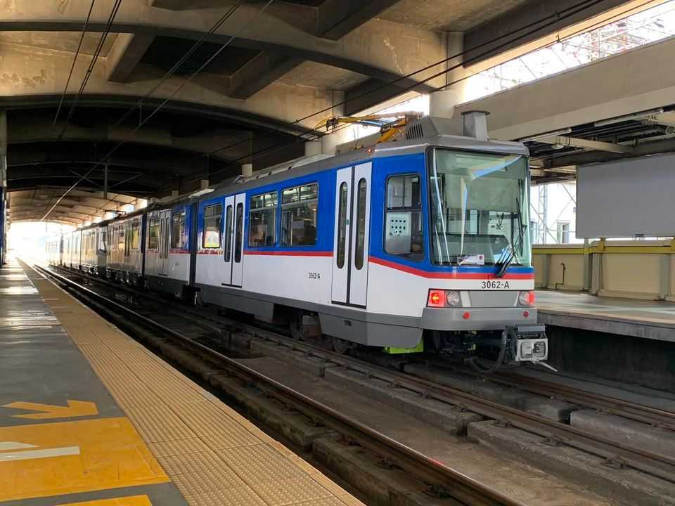 DOTr targets mid-2027 concession award for MRT-3 modernization