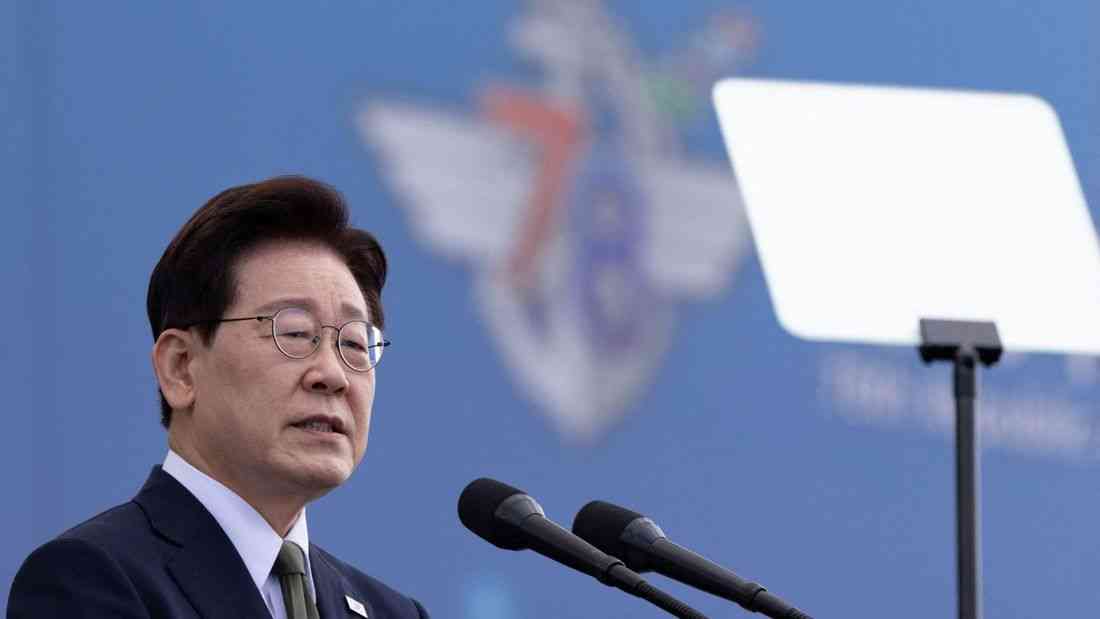 South Korea's Lee threatens action against Ukraine over transfer of North Korean soldiers
