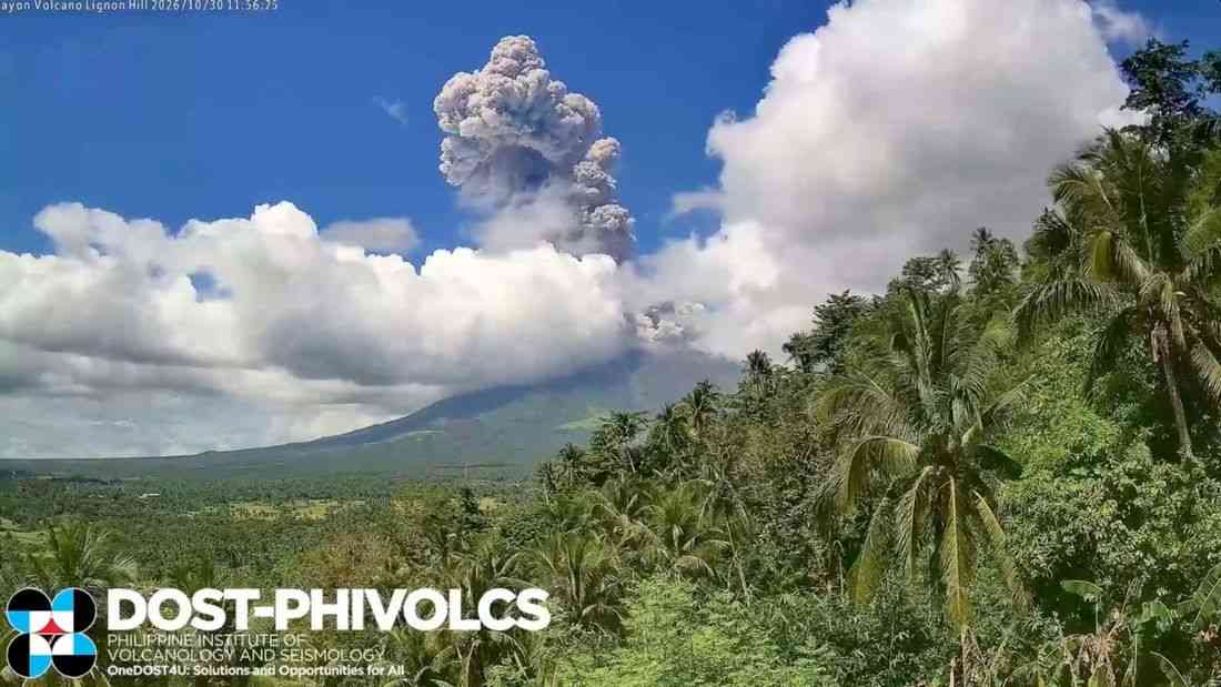 Mayon Volcano raised to Alert Level 3 after moderately explosive eruption