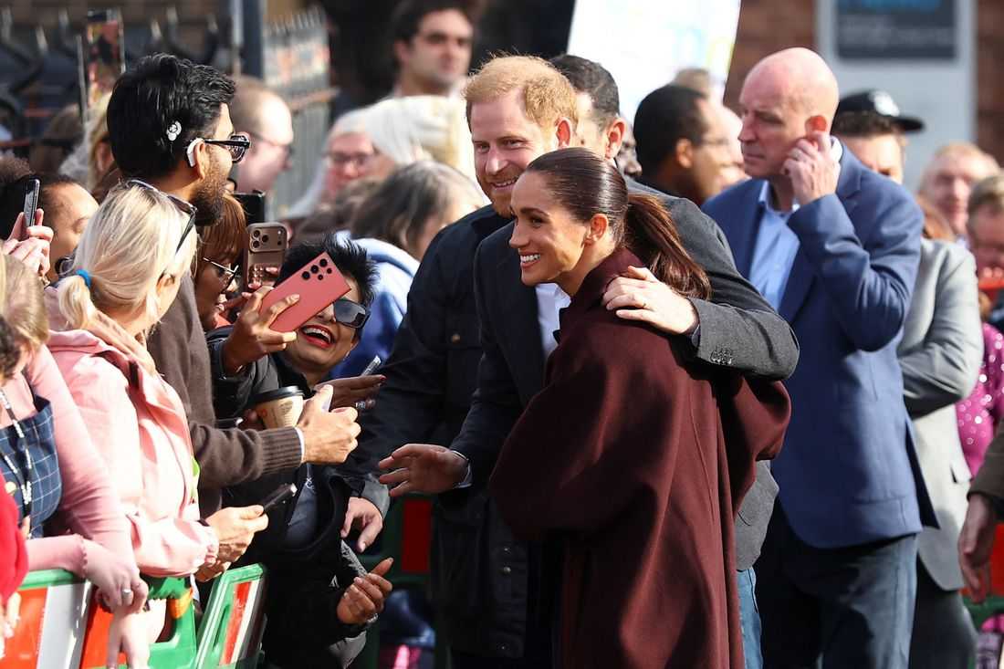 Prince Harry says he wants to reconcile with family
