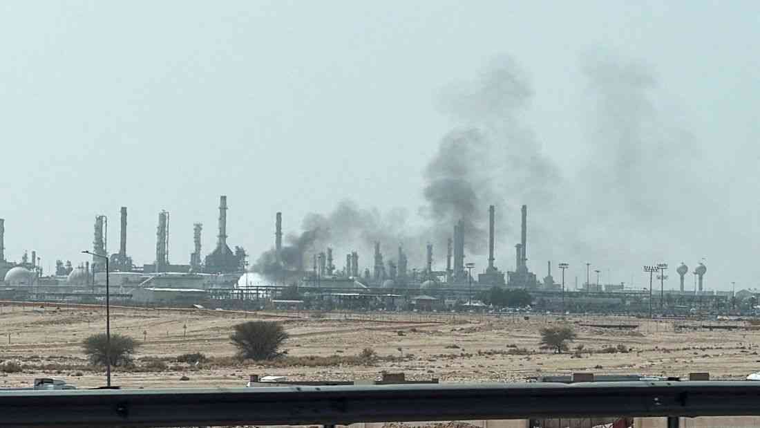 Oil climbs after Yemeni Houthis attack Saudi Aramco sites