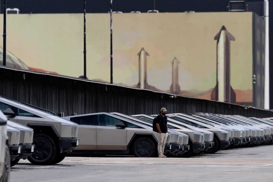 Musk’s public endorsement of SpaceX-Tesla deal may throw a wrench in talks
