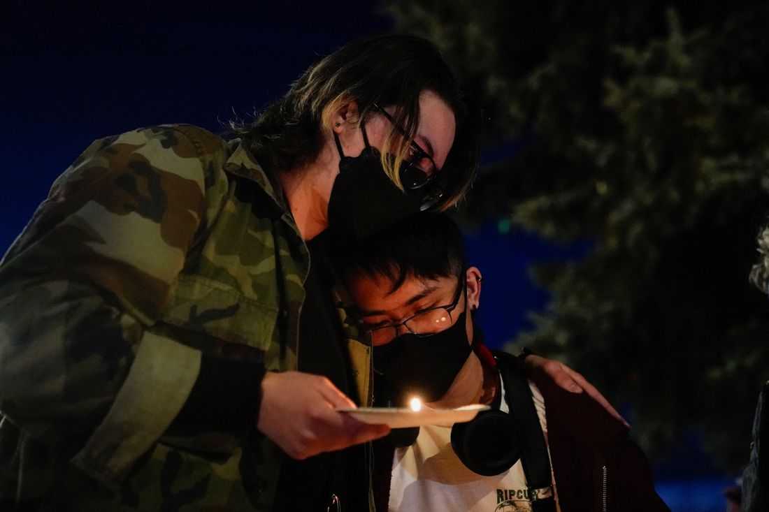 Teacher and armed parent teamed up to stop Oregon school shooter, police say