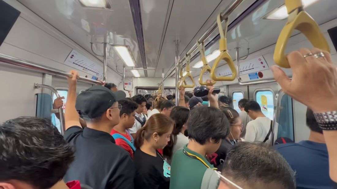 DOTr orders immediate measures to alleviate long passenger queues at LRT-2