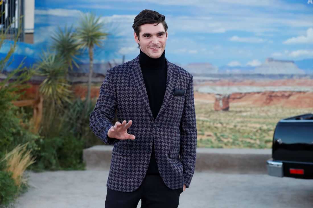'Breaking Bad' actor and disability rights activist RJ Mitte dead at 34