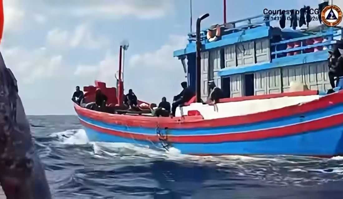 PCG drives away foreign fishing vessel anew from Pag-asa Island’s territorial waters