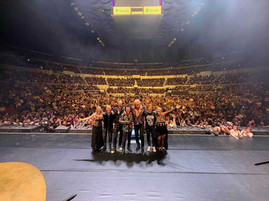 Air Supply draws over 8,000 fans to sold-out Manila concert