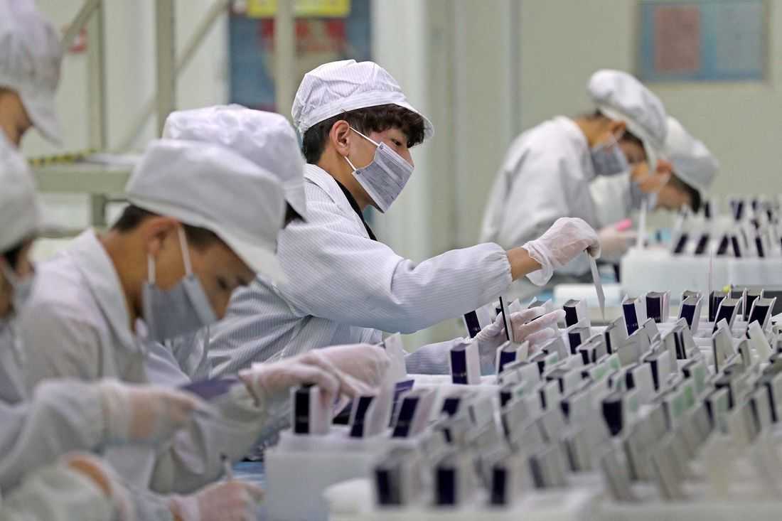 China's solar panel exports extend slump in September