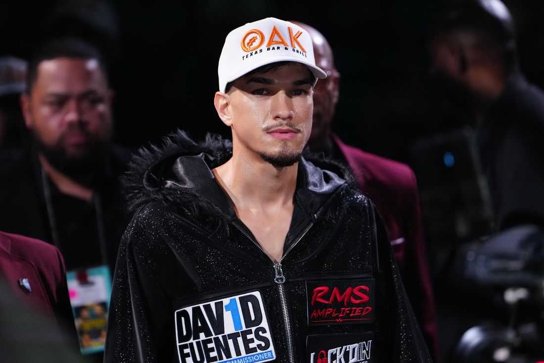 Boxing - Figueroa withdraws from Kameda fight due to illness after losing WBA featherweight title