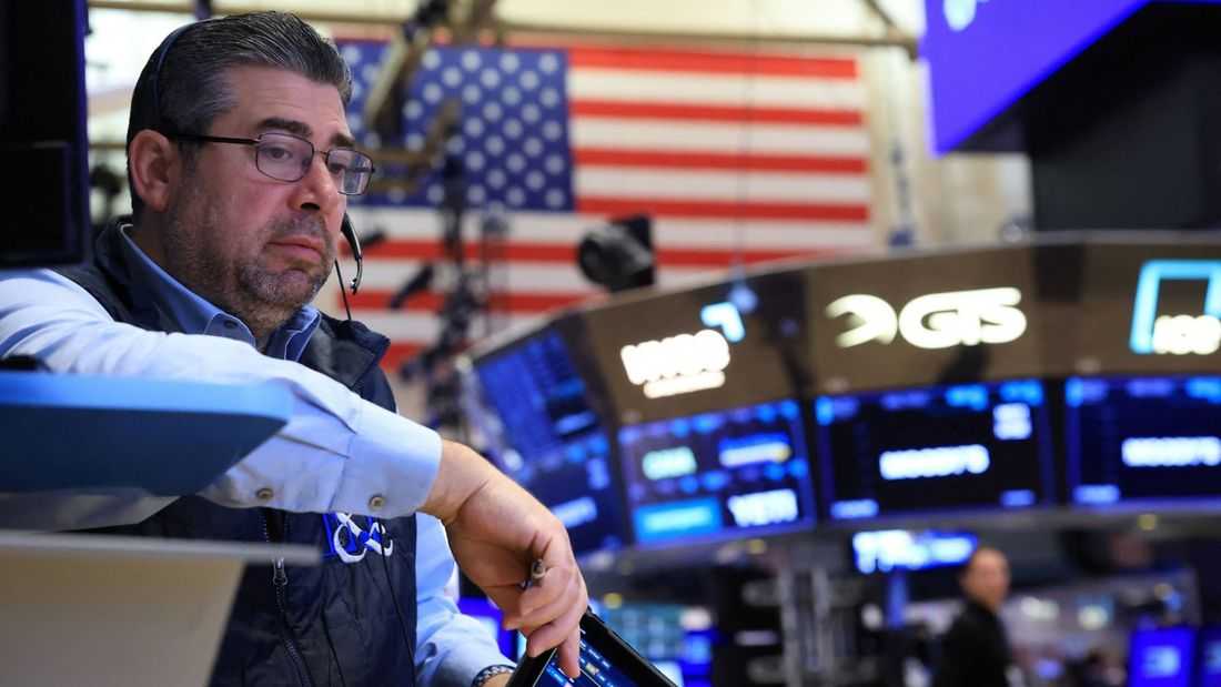 Stocks fall, but tech shares steady after selloff; oil hits highest in nearly six months