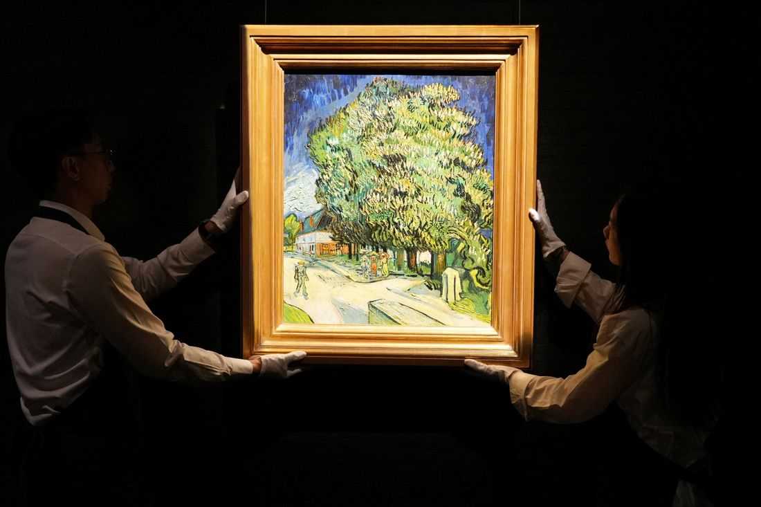 Hundreds queue in Hong Kong to glimpse Van Gogh painting unseen in public for 60 years
