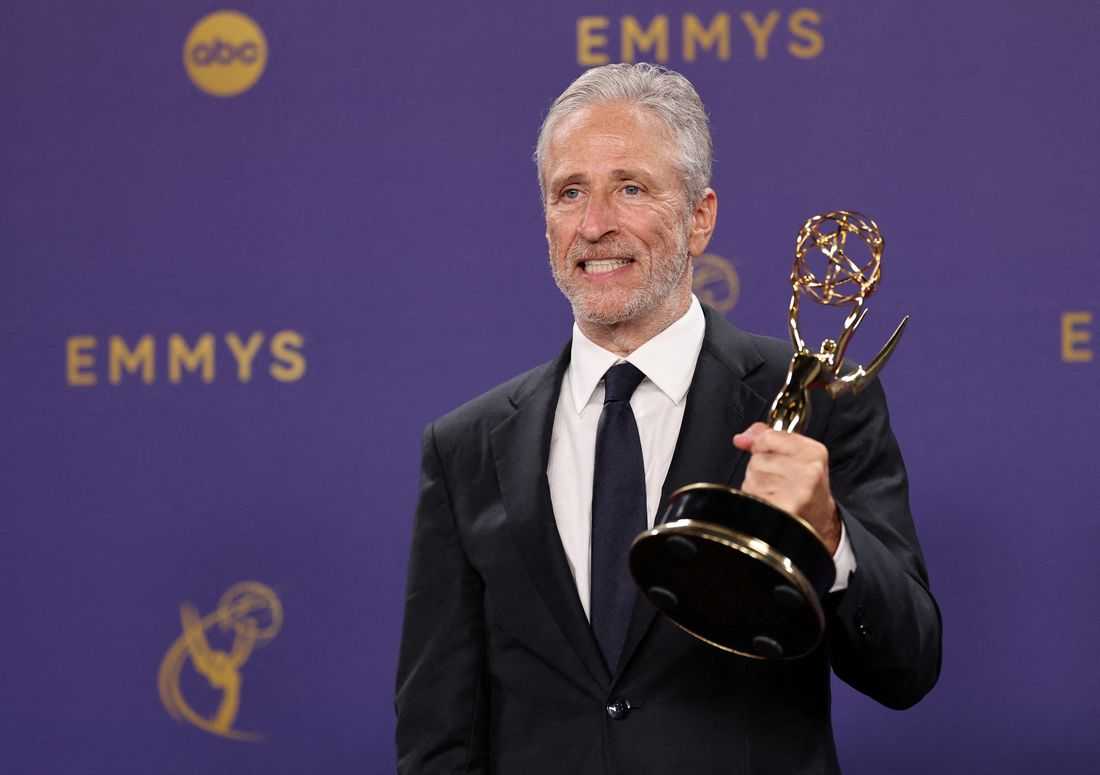 Jon Stewart signs on to continue as ‘Daily Show’ host through 2028