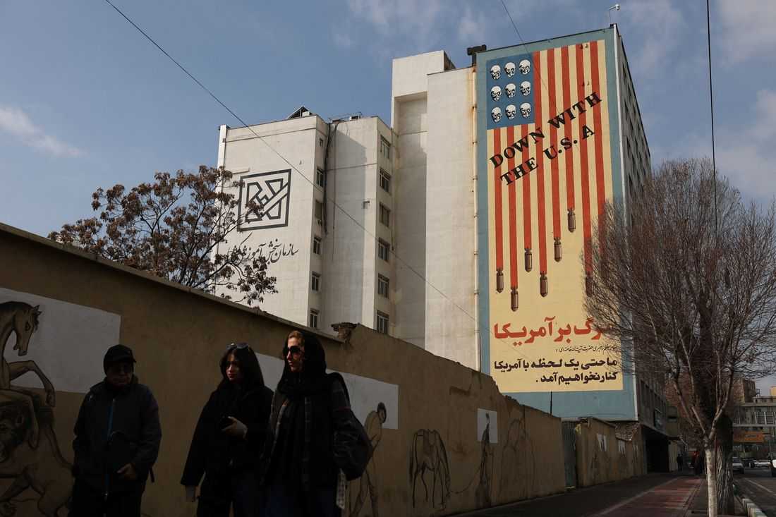Oil extends decline ahead of US-Iran talks