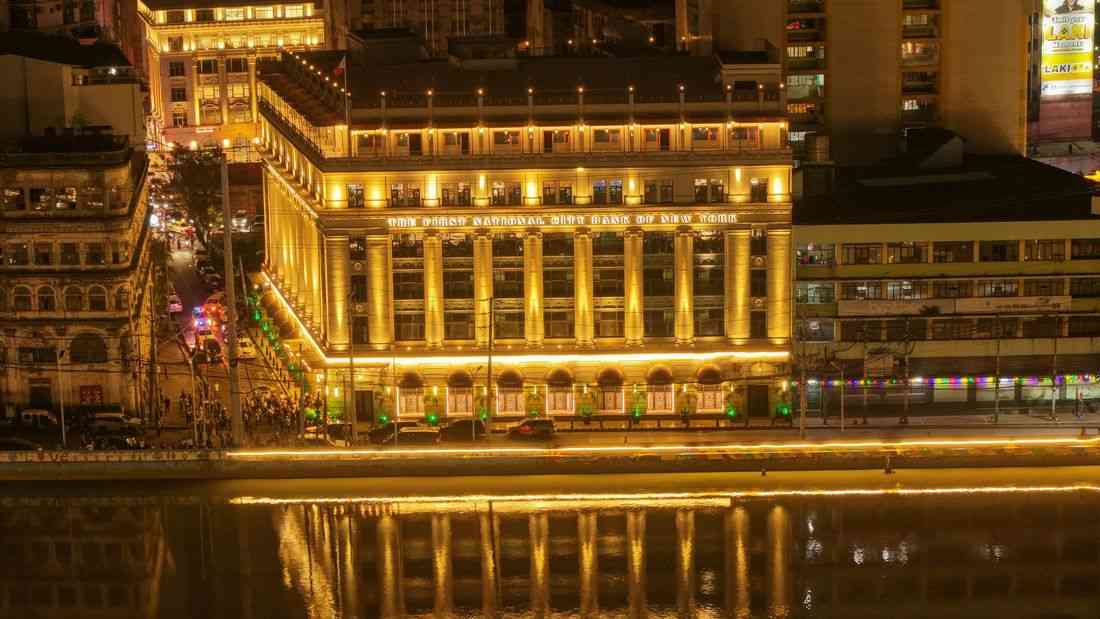 Mayor Isko lights up restored Juan Luna Building; pushes Binondo heritage revival