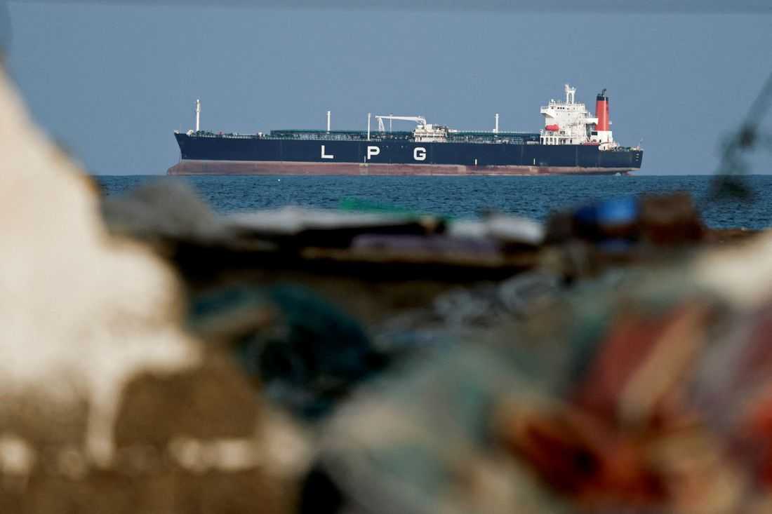 US officials predict quick end to Iran war, while Tehran says it can outlast foes