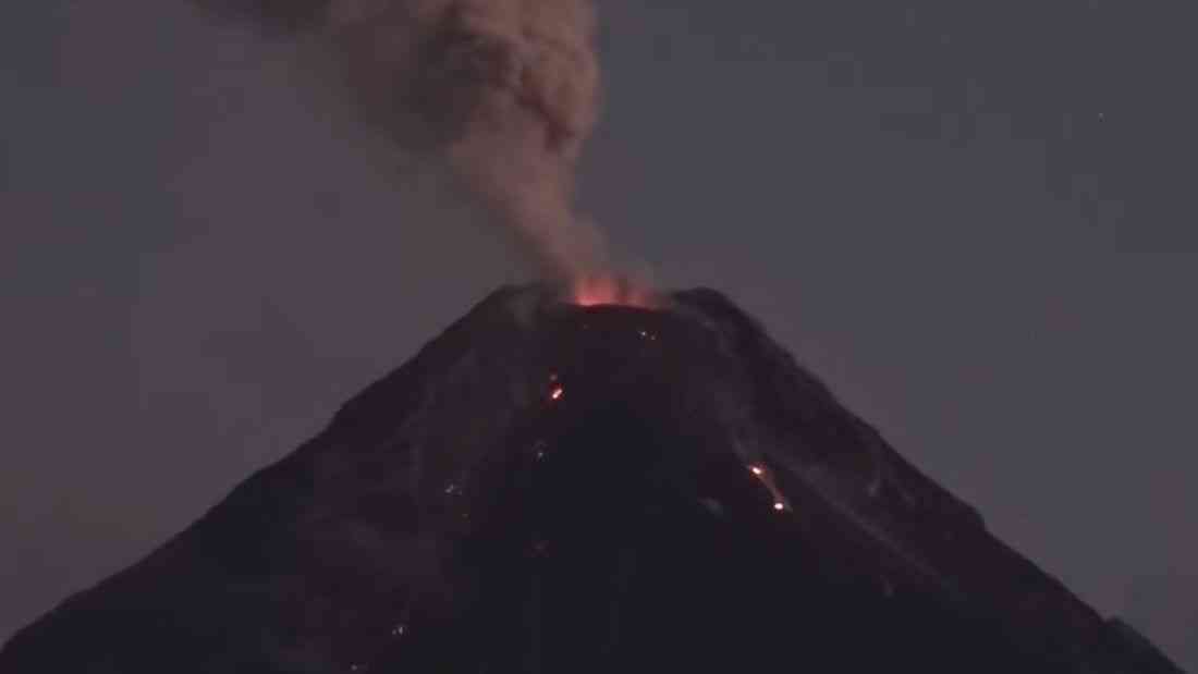 Ash plumes, lava activity persist at Mayon Volcano as alert level 3 remains