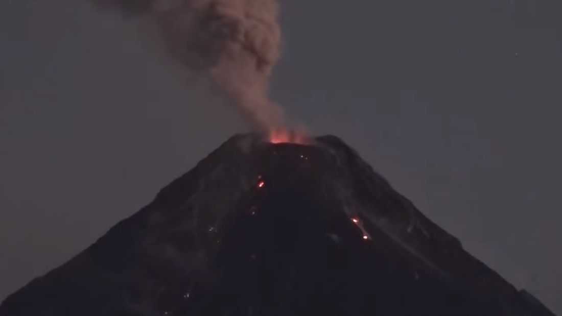 Ash plumes, lava activity persist at Mayon Volcano as alert level 3 remains