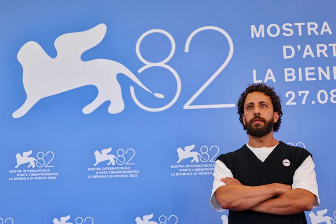 Palestinian actor says he can't attend Oscars because of US travel ban