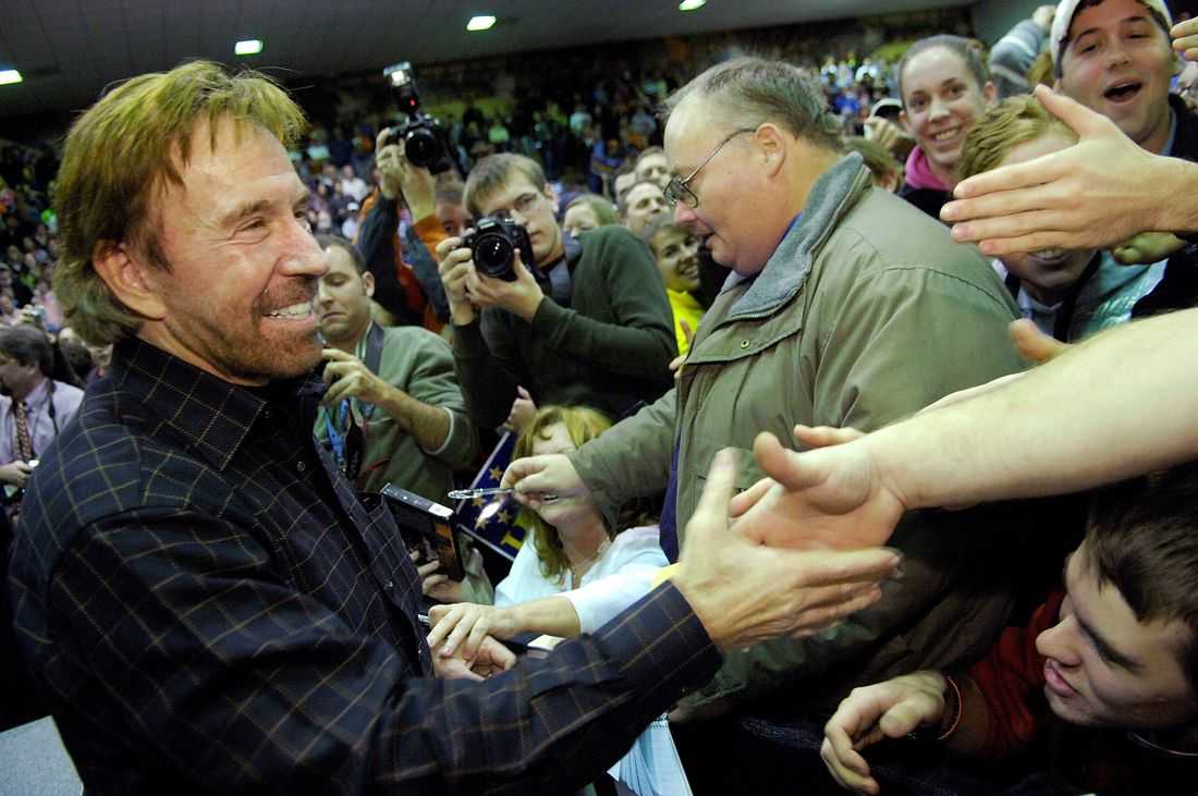 'Texas has lost a legend': tributes to Chuck Norris pour in