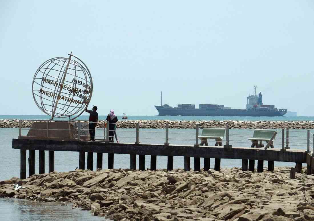 Explainer-Hormuz crisis throws spotlight on world's largest 'chokepoint' - the Malacca Strait
