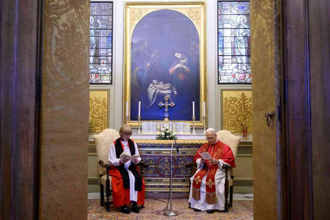 Pope and first female Archbishop of Canterbury meet and pray together