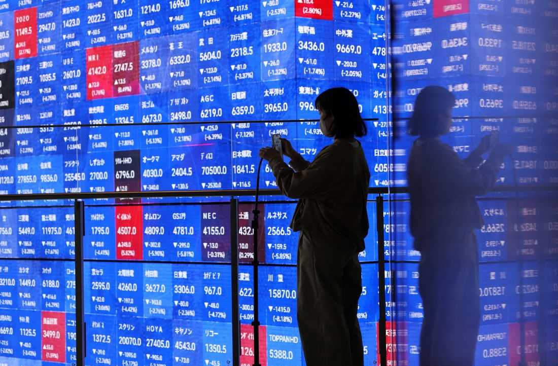 Markets on edge as Trump threatens strikes on Iranian infrastructure
