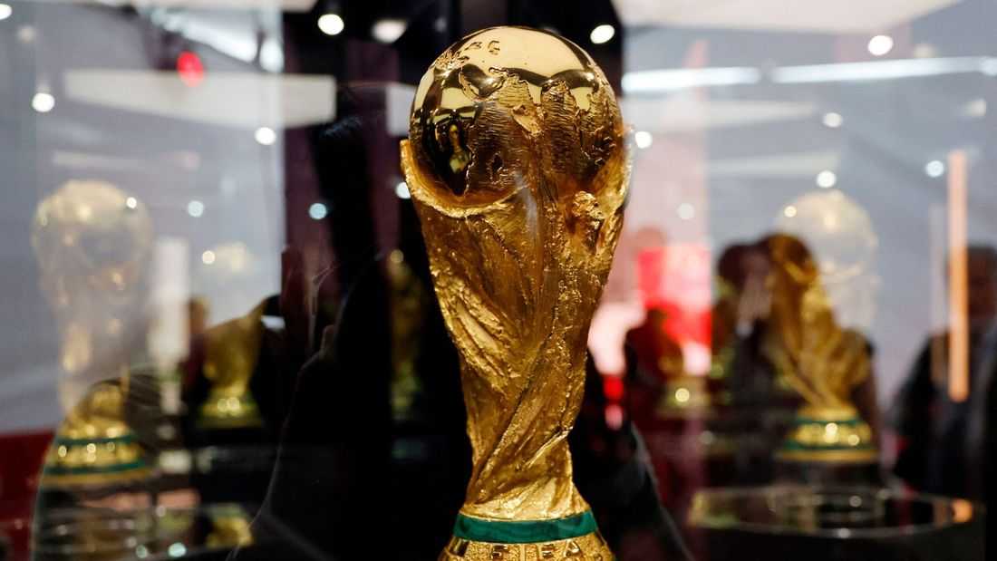 Soccer-FIFA to stage separate World Cup opening ceremonies in Mexico, Canada and US