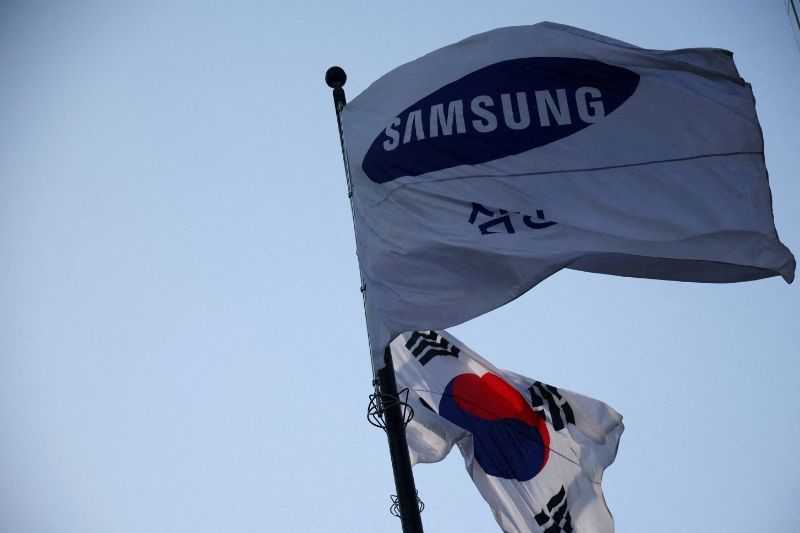 Samsung Electronics, South Korean union resume pay talks as strike looms at chip giant