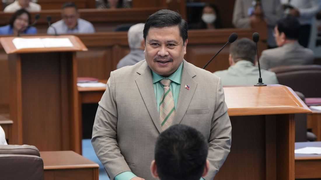Ombudsman to file plunder case vs Estrada; more senators under probe