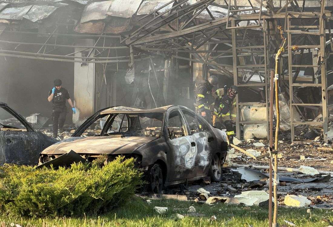 Russian attacks kill 27 before deadline for ceasefire proposed by Kyiv