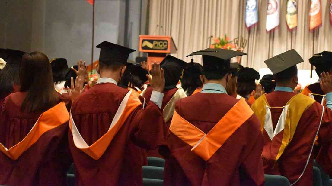 Ejercito bill proposes P5,000 cash grant for fresh graduates