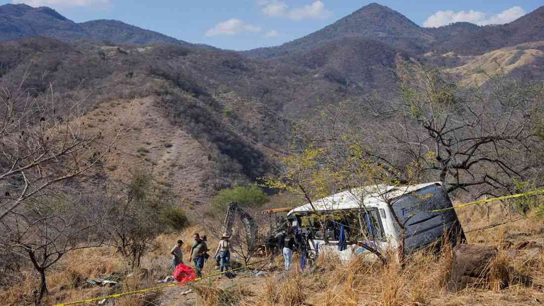 At least 11 dead in western Mexico after bus careens off highway