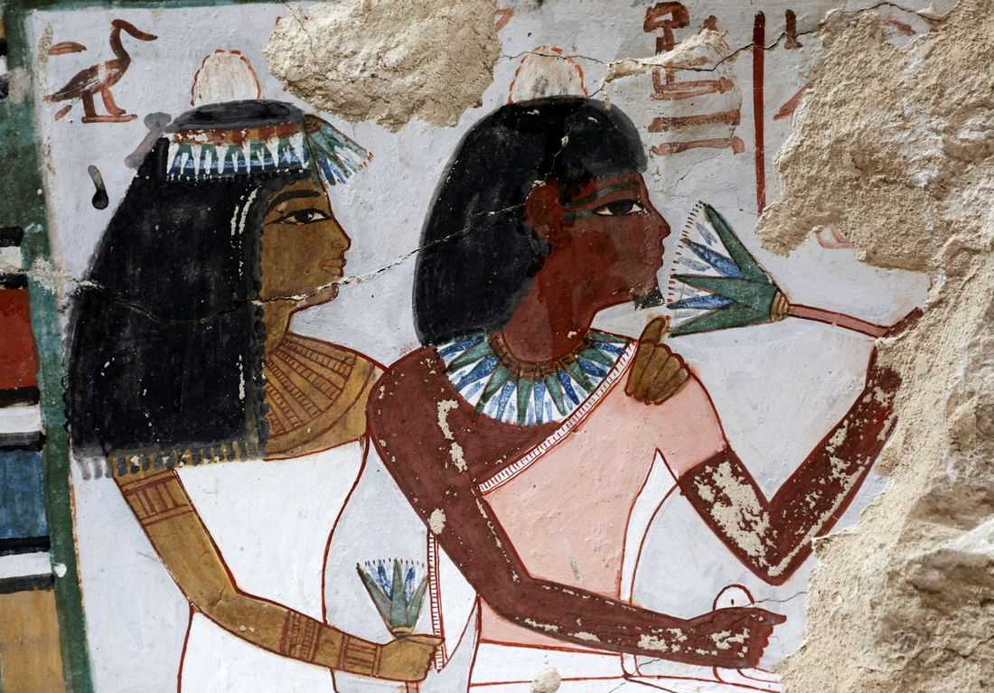 Egypt exhibits Tutankhamun tomb artifact and two restored New Kingdom tombs in Luxor