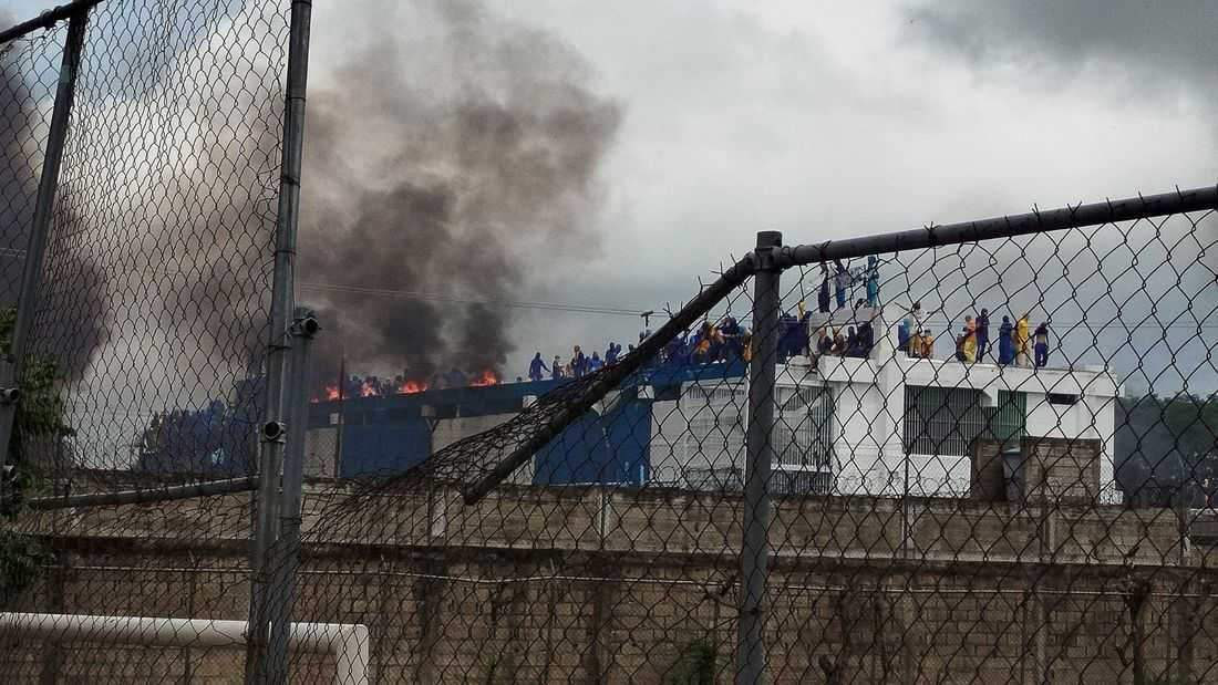 Venezuelan inmates take to prison roof to protest shootings, abuse