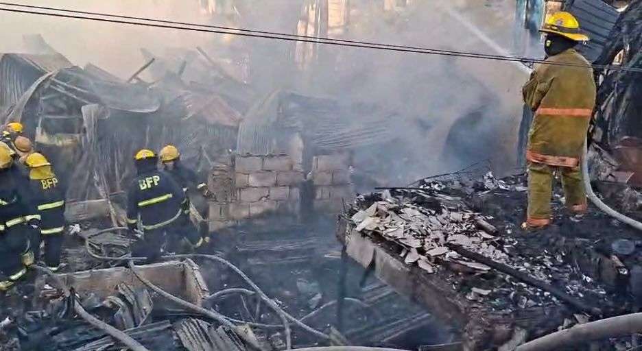 Fire hits Brgy. Bagong Pagasa, QC residential area; displaces around 100 families