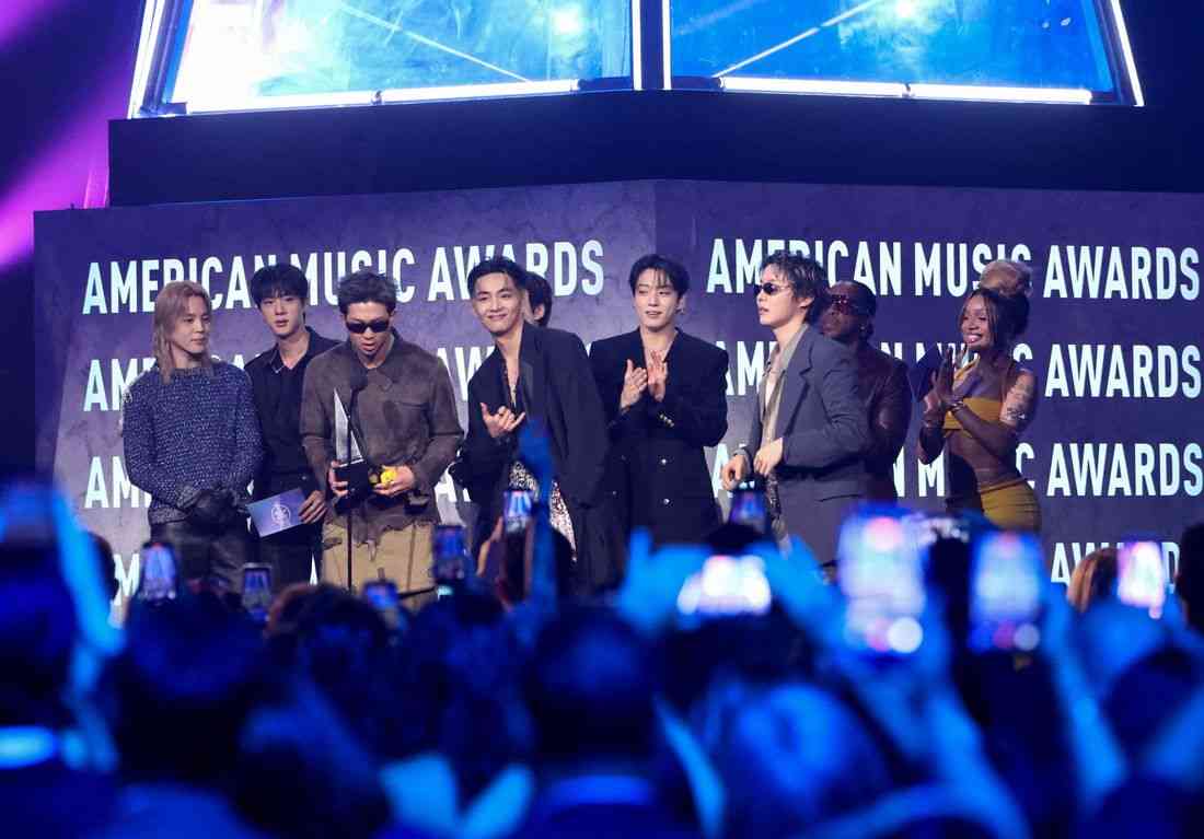 BTS takes top award at fan-voted American Music Awards