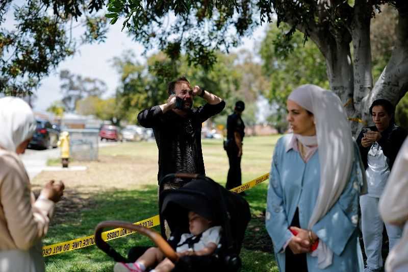Five dead, including two suspects, after shooting at San Diego mosque
